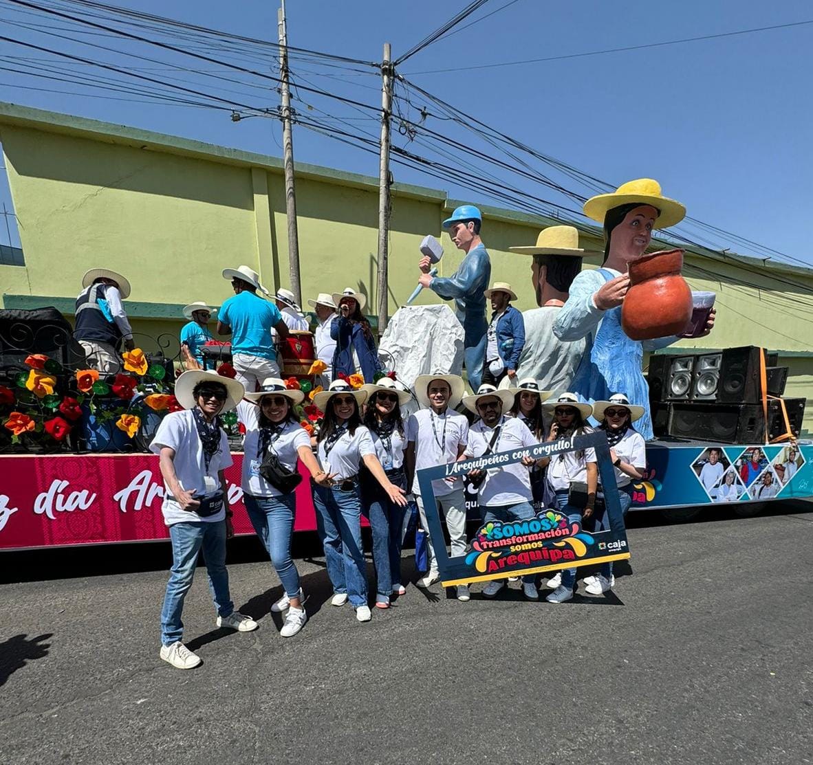 Caja Arequipa Celebra Aniversario De Arequipa Reconociendo A