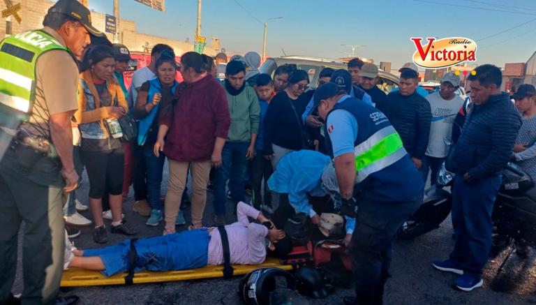 Arequipa: Dos heridos tras choque entre una motocicleta y un auto