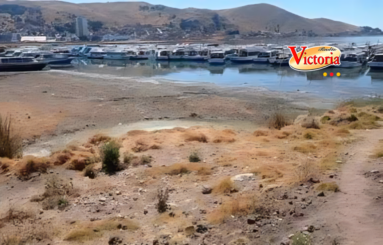 En 23% reduce el nivel del agua del Lago Titicaca