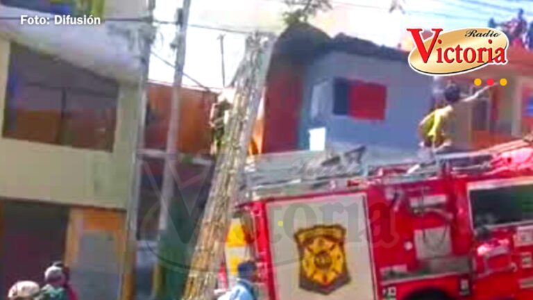 Arequipa: bomberos controlan incendio en vivienda de Mariano Melgar