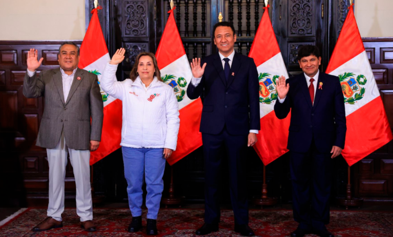 Majes Siguas: Gobernador Rohel Sánchez firmó convenio de transferencia