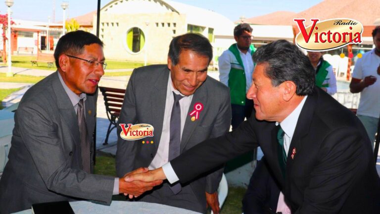 Tiabaya: 300 docentes reciben homenaje por el Día del Maestro