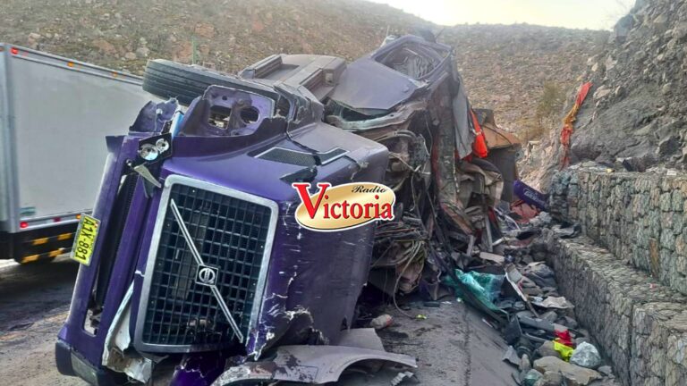 Identifican a conductor de tráiler que se accidentó en la vía Arequipa-Puno