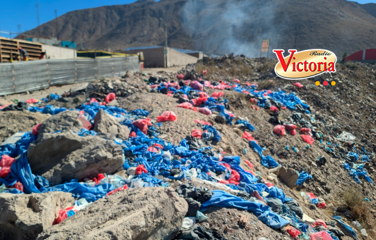 Botan gran cantidad de residuos hospitalarios en torrentera en Cono Norte