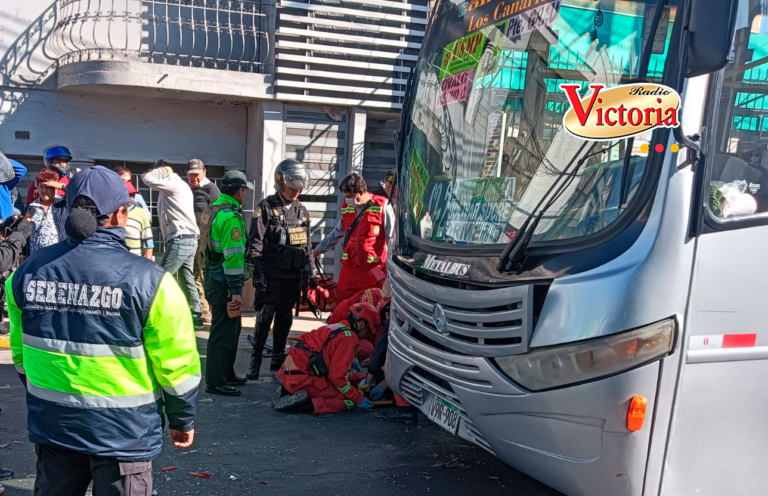 Arequipa: Mujer resulta herida tras choque de dos unidades del SIT