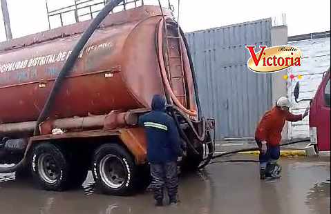 Reportan aniegos, deslizamiento de piedras y otros por lluvias en Mollendo y Mejía