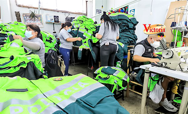 Aprueban crear registro de proveedores de fabricantes de uniformes para la PNP