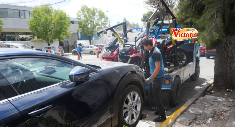 Arequipa: 18 unidades entre autos y motos son enviados al depósito municipal