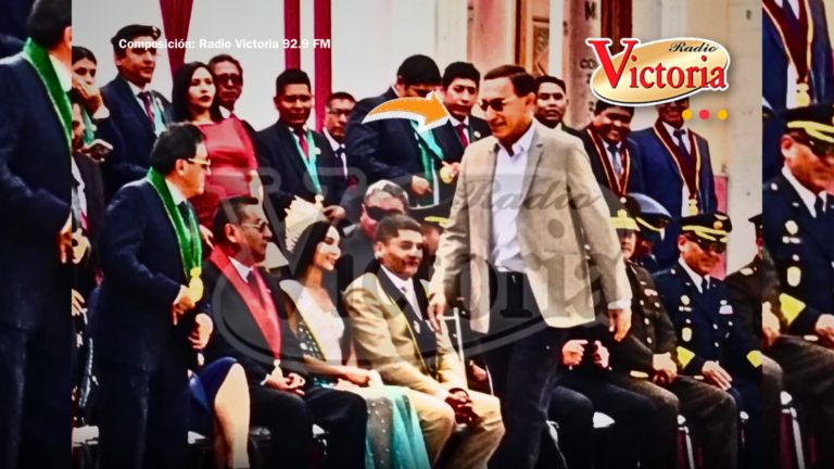 Martín Vizcarra llega a La Joya y le gritan: «Rata, rata de dos patas»