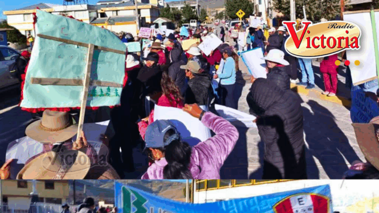 Padres piden a Buenaventura no quitarles el Colegio Fiscalizado a sus hijos