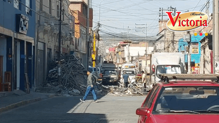 Calle Manuel Muñoz Najar reabrirá este sábado tras culminar labores de desmontaje y limpieza